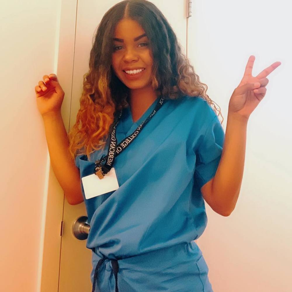 Meet your Posher, Mimi